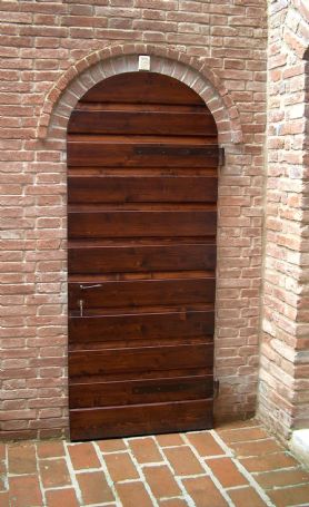 portoncino-ingresso-a-doghe-in-pino